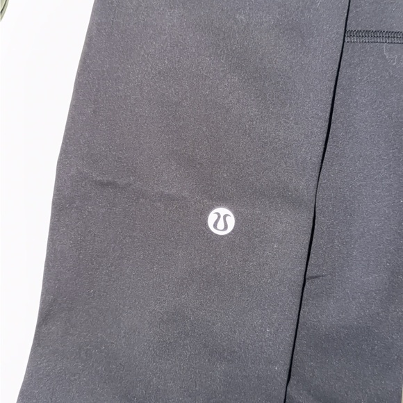 lululemon - Picture 7 of 7